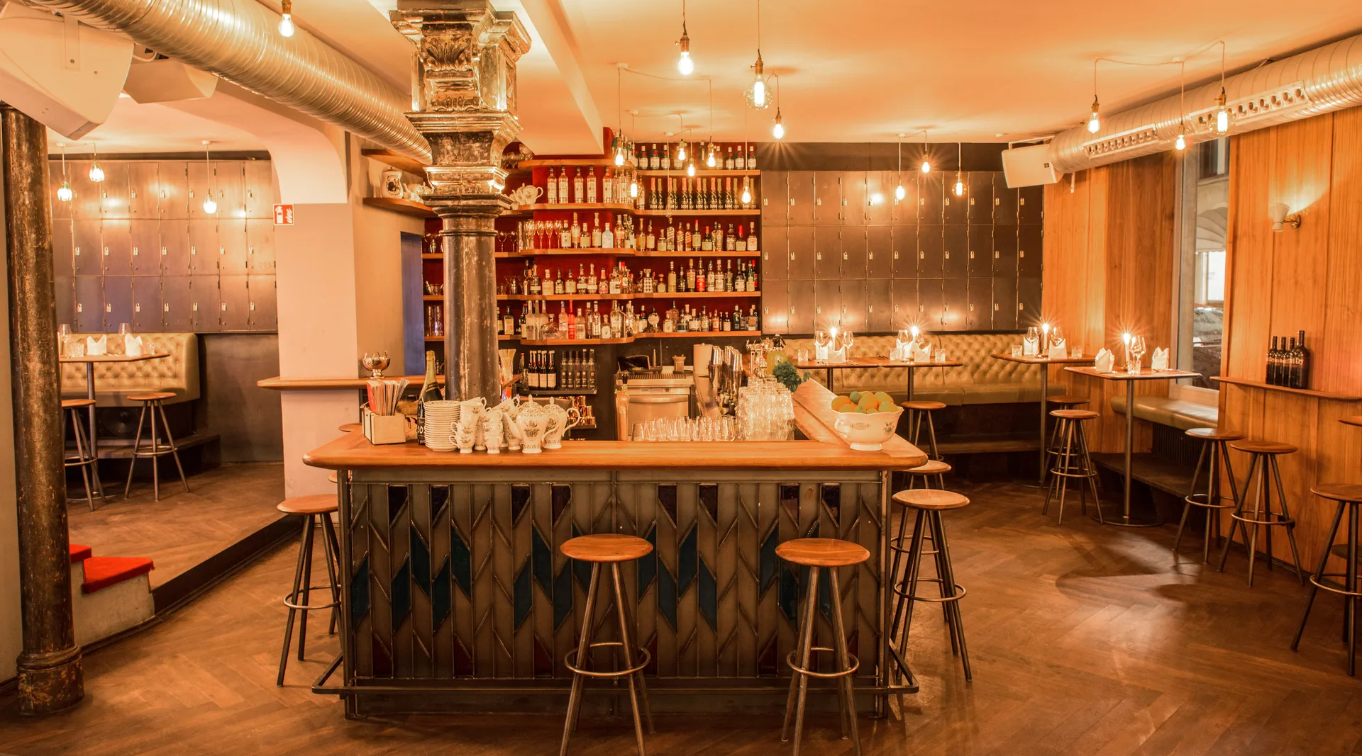 Burger &amp; Lobster Bank — photo 42