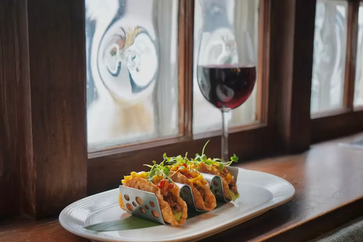 Mirabelle Restaurant & Tavern, Stony Brook