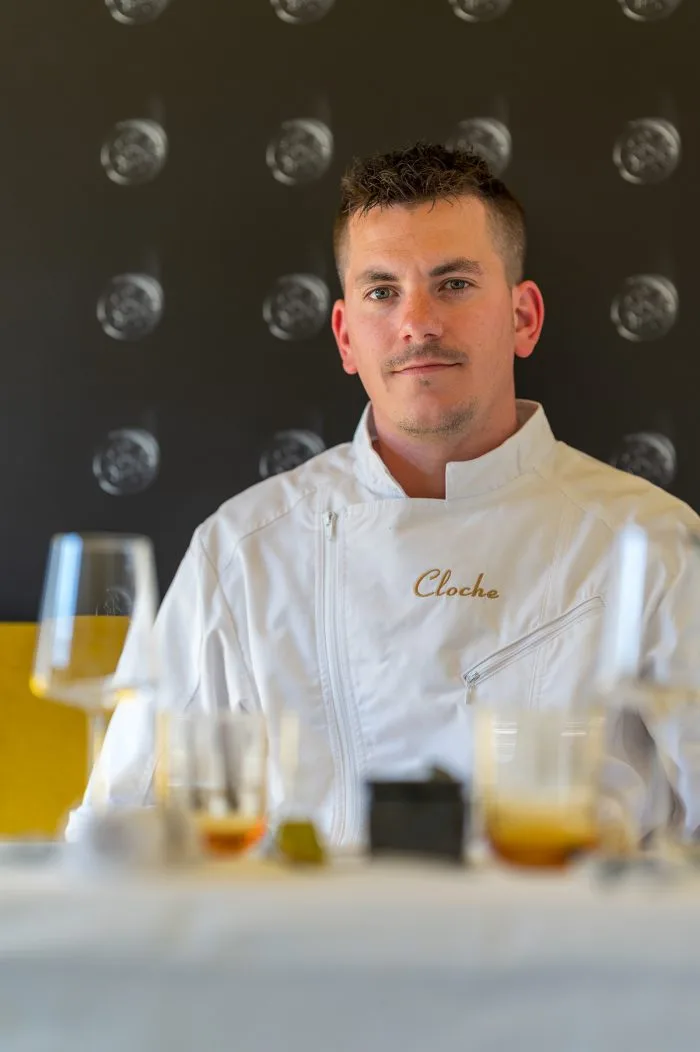Cloche — kitchen
