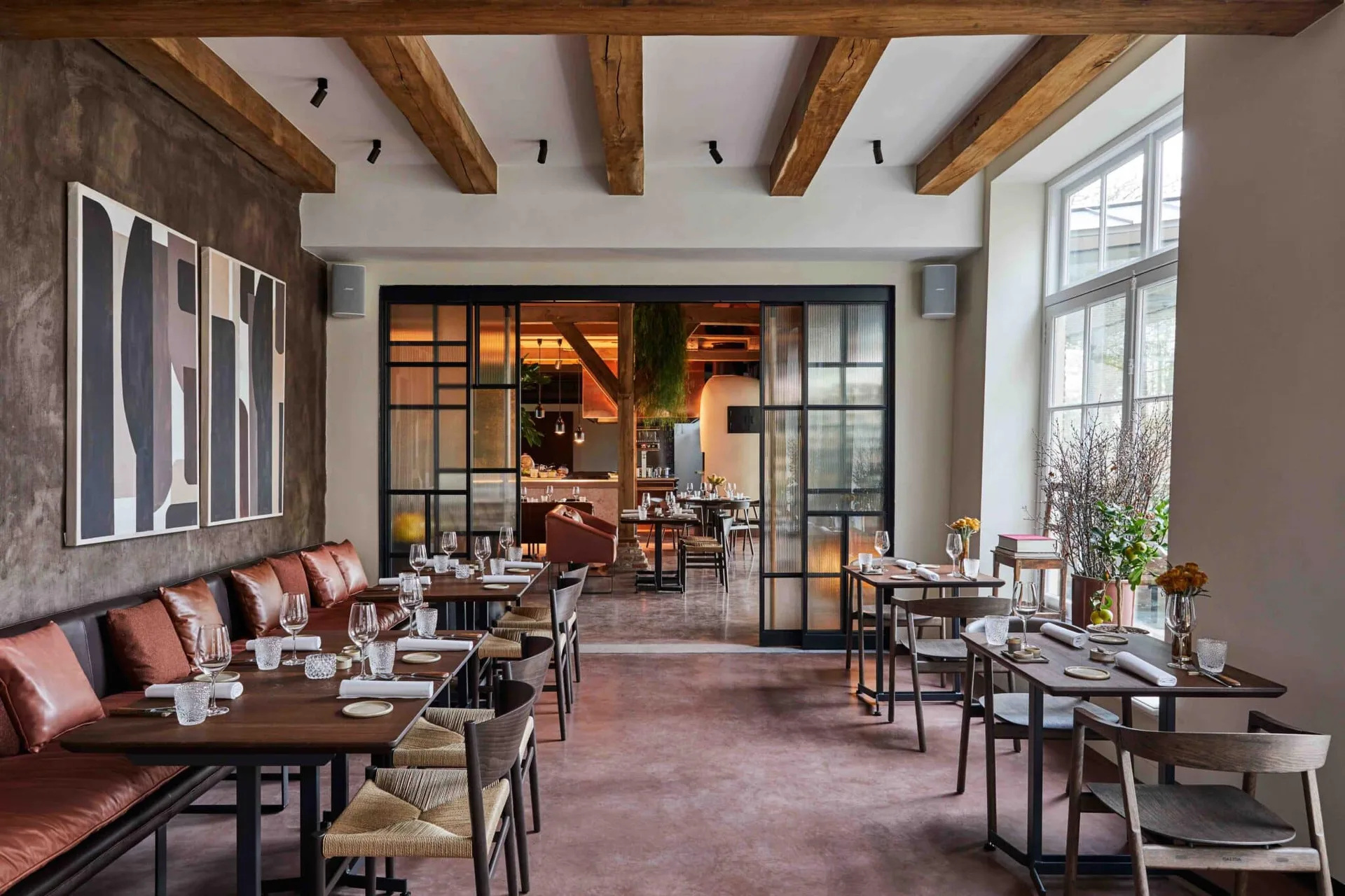 Bistro LOF — atmosphere