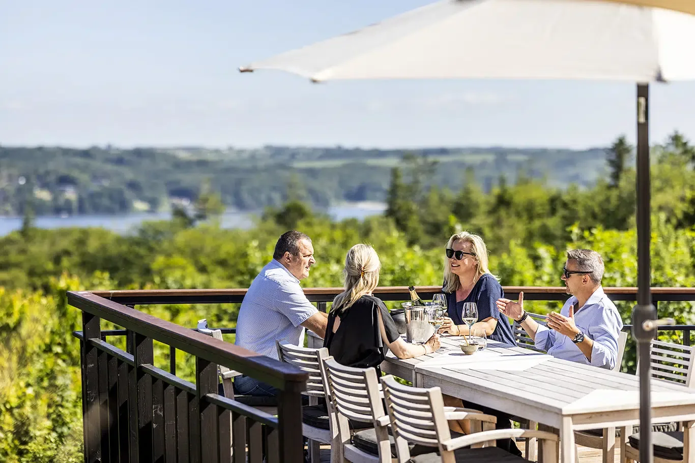 Treetop Restaurant — atmosphere