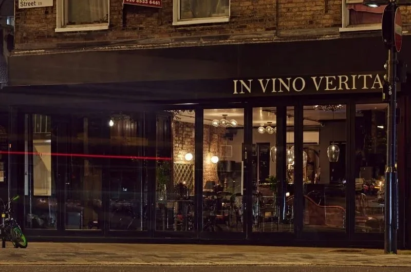 In Vino Veritas — atmosphere