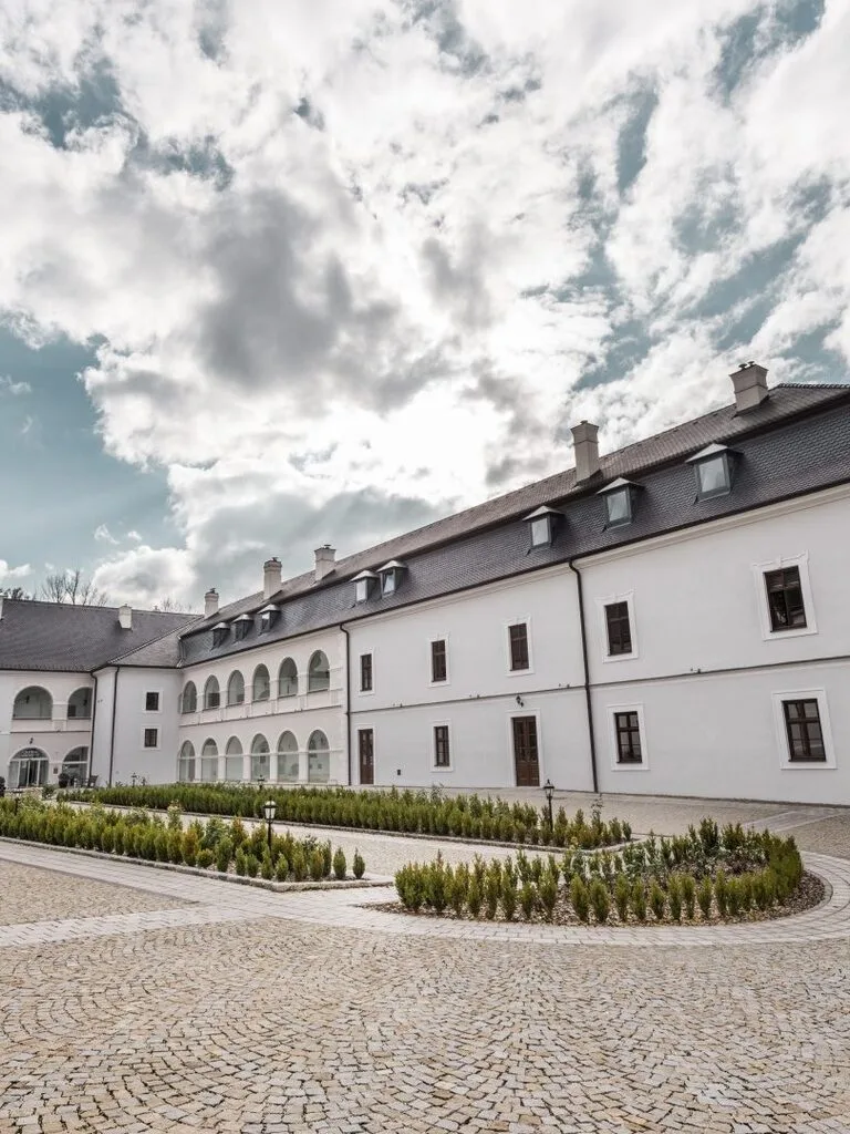 Reštaurácia SONGE Chateau Appony — photo 45