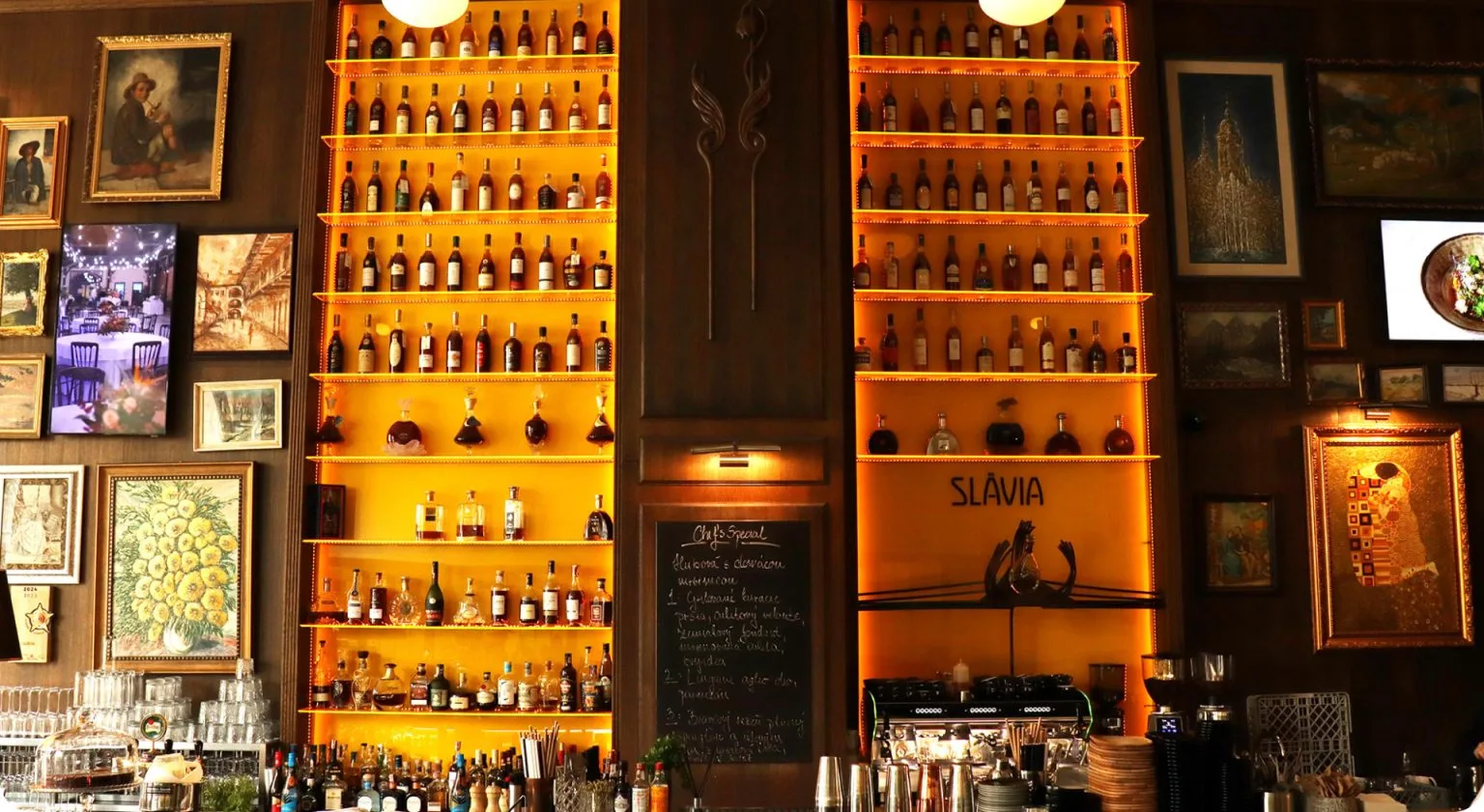Kaviareň Slávia — photo 13