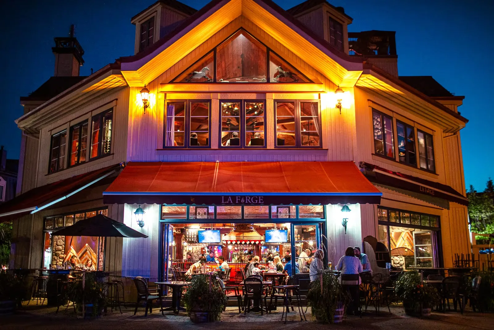 La Forge Bar & Grill — atmosphere