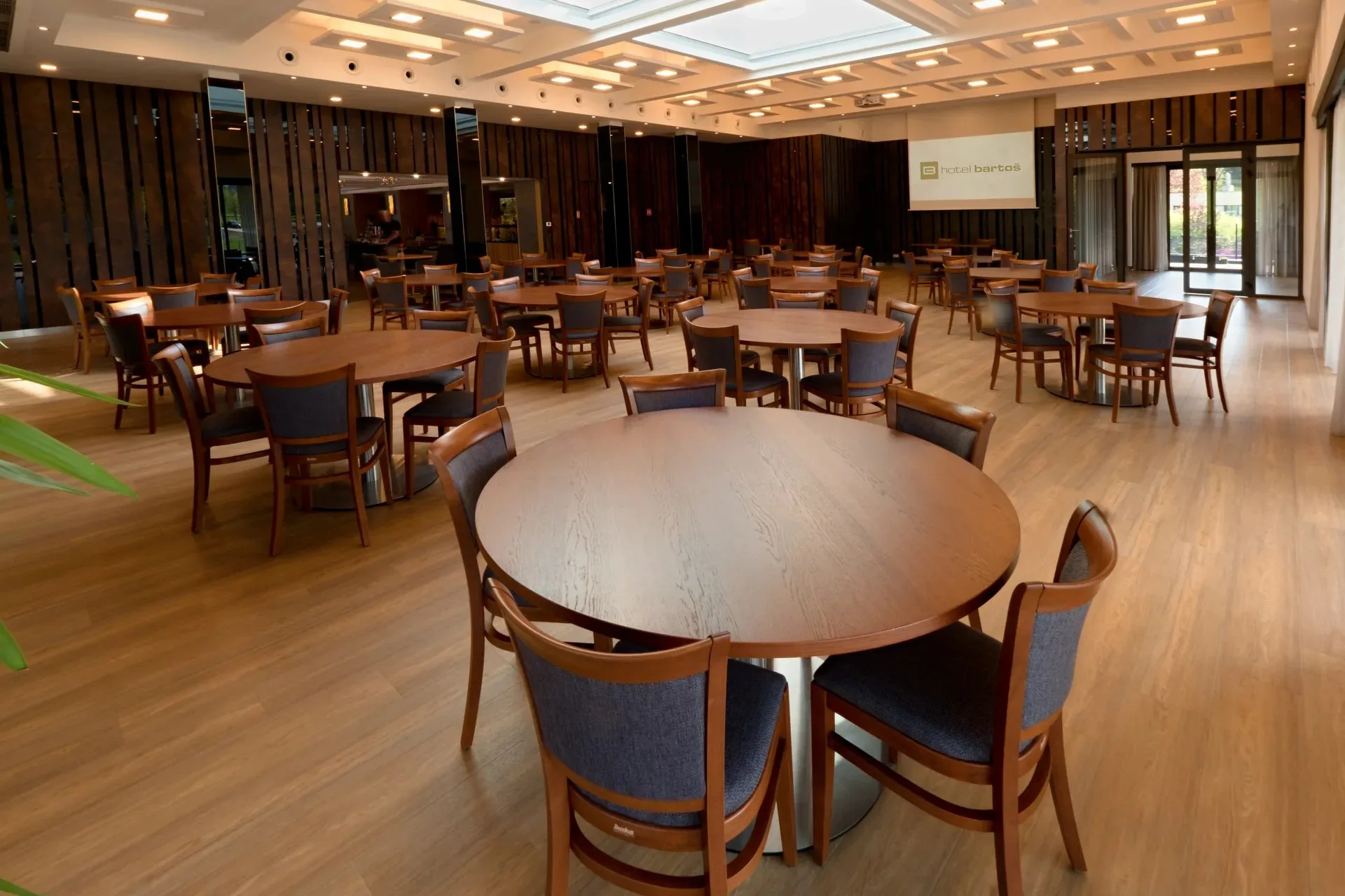 Ardesia restaurant v Hotelu Bartoš — photo 14