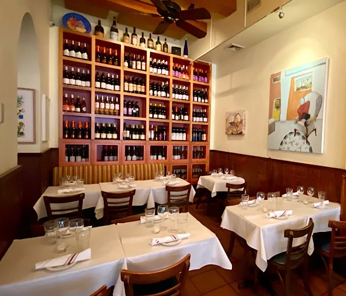 Gennaro Restaurant — atmosphere