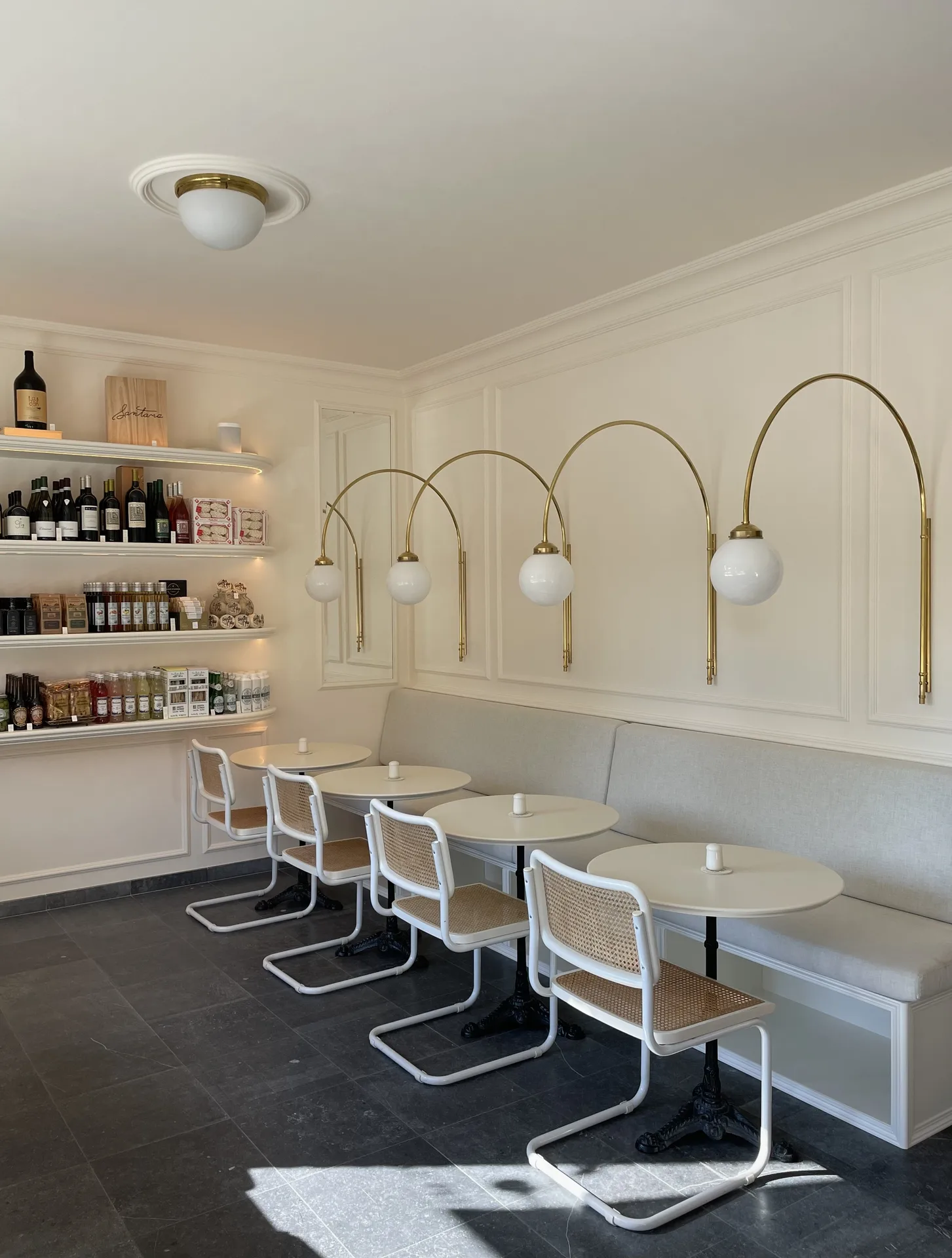 Au Petit Plaisir — photo 12