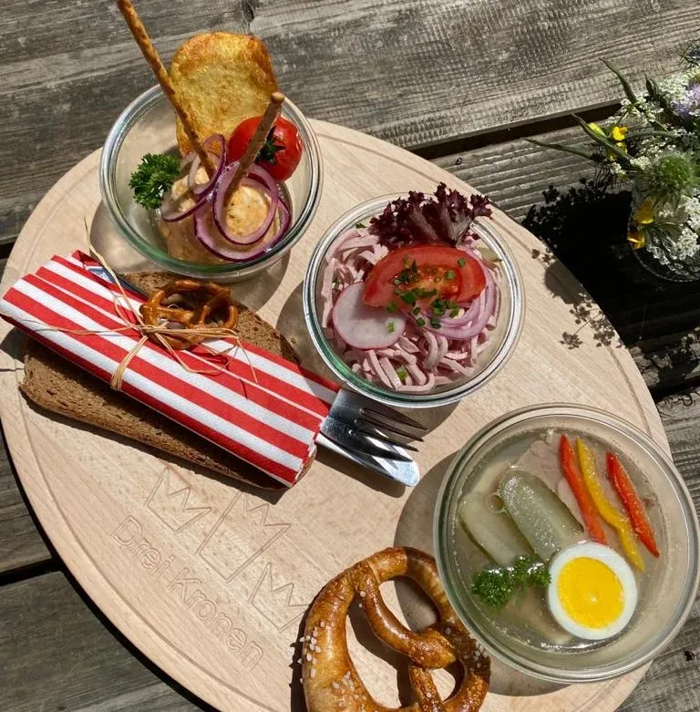 Restaurant Zu den Drei Kronen — photo 25