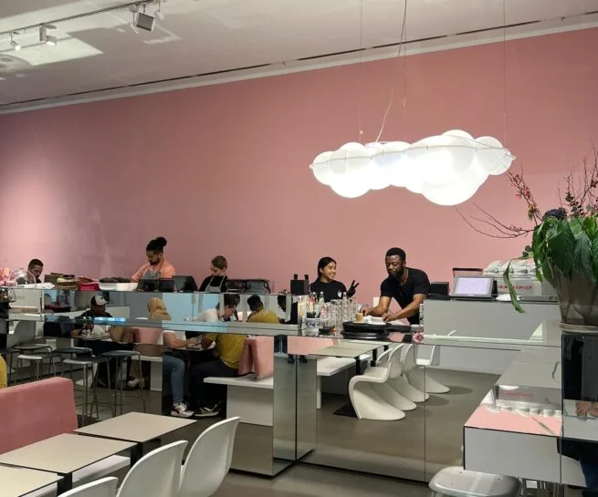 Elaine’s Restaurant — atmosphere