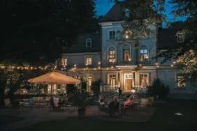 Dwór Sieraków — atmosphere
