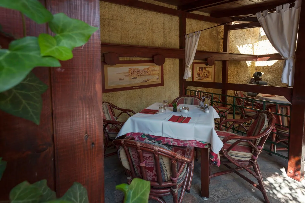 RESTORAN PIZZERIA BELLA NAPOLI KOD GARIĆA — photo 17