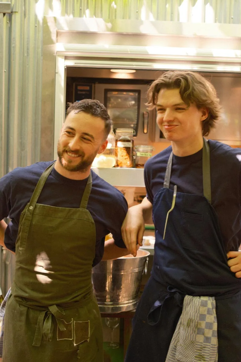 Flores — kitchen