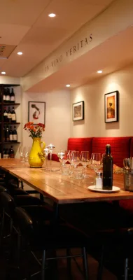Enoteca Maglia — atmosphere