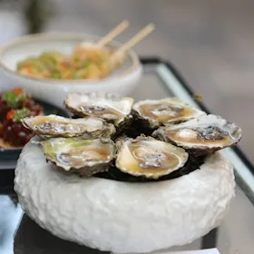 Bota Oyster&Sushi Bar — photo 9