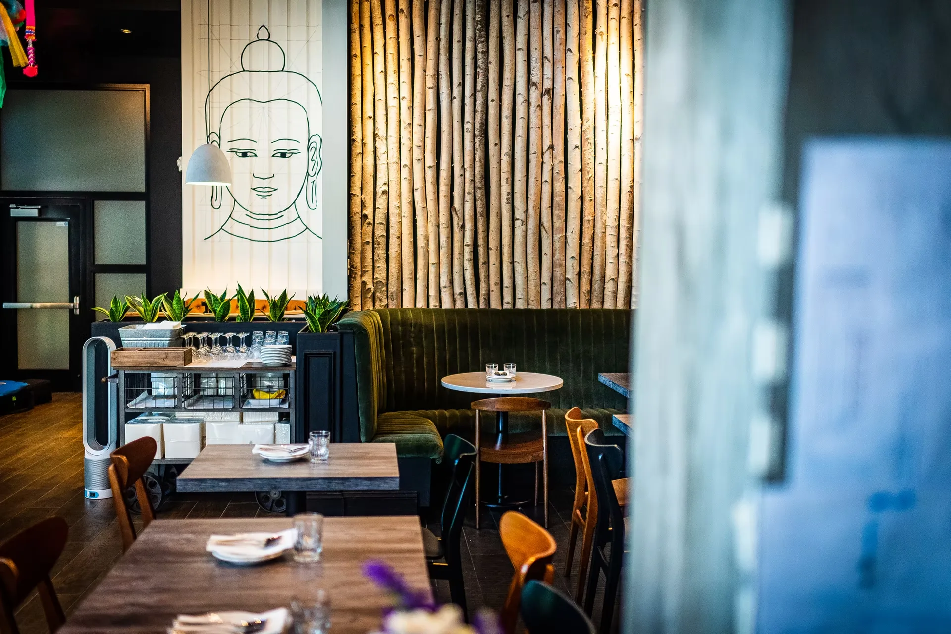 Laos in Town — atmosphere