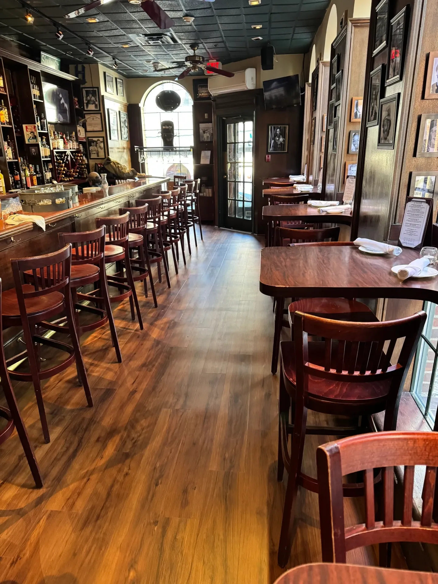 Court Street Restaurant & Bar — photo 22
