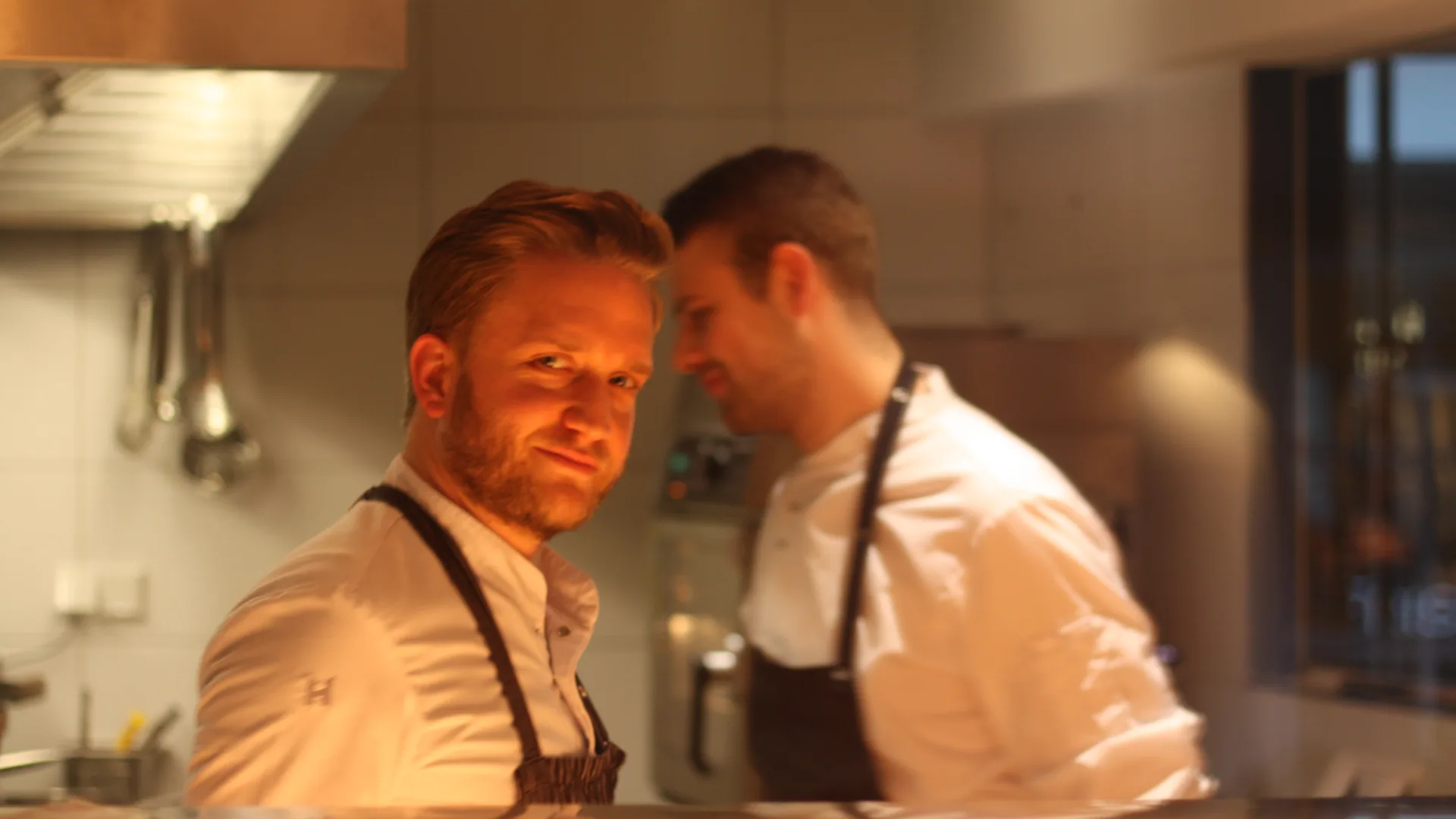 HENNE.Weinbar — kitchen