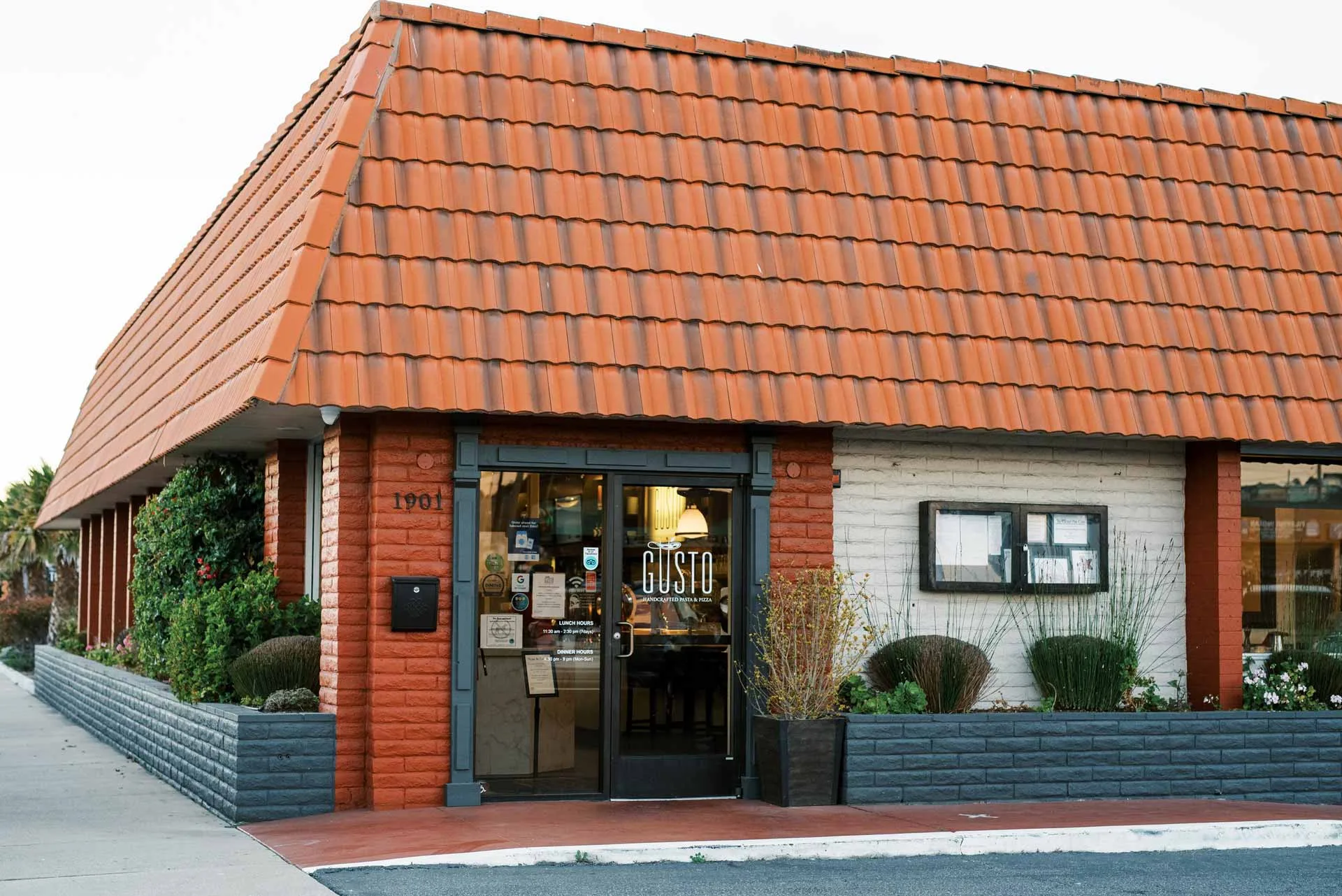 Gusto Handcrafted Pasta & Pizza — photo 4
