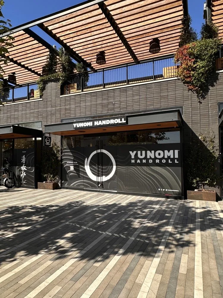 Yunomi Handroll, Los Angeles