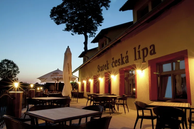 Statek česká lípa Myslovice — atmosphere