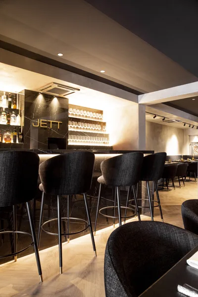 Resto JETT — atmosphere