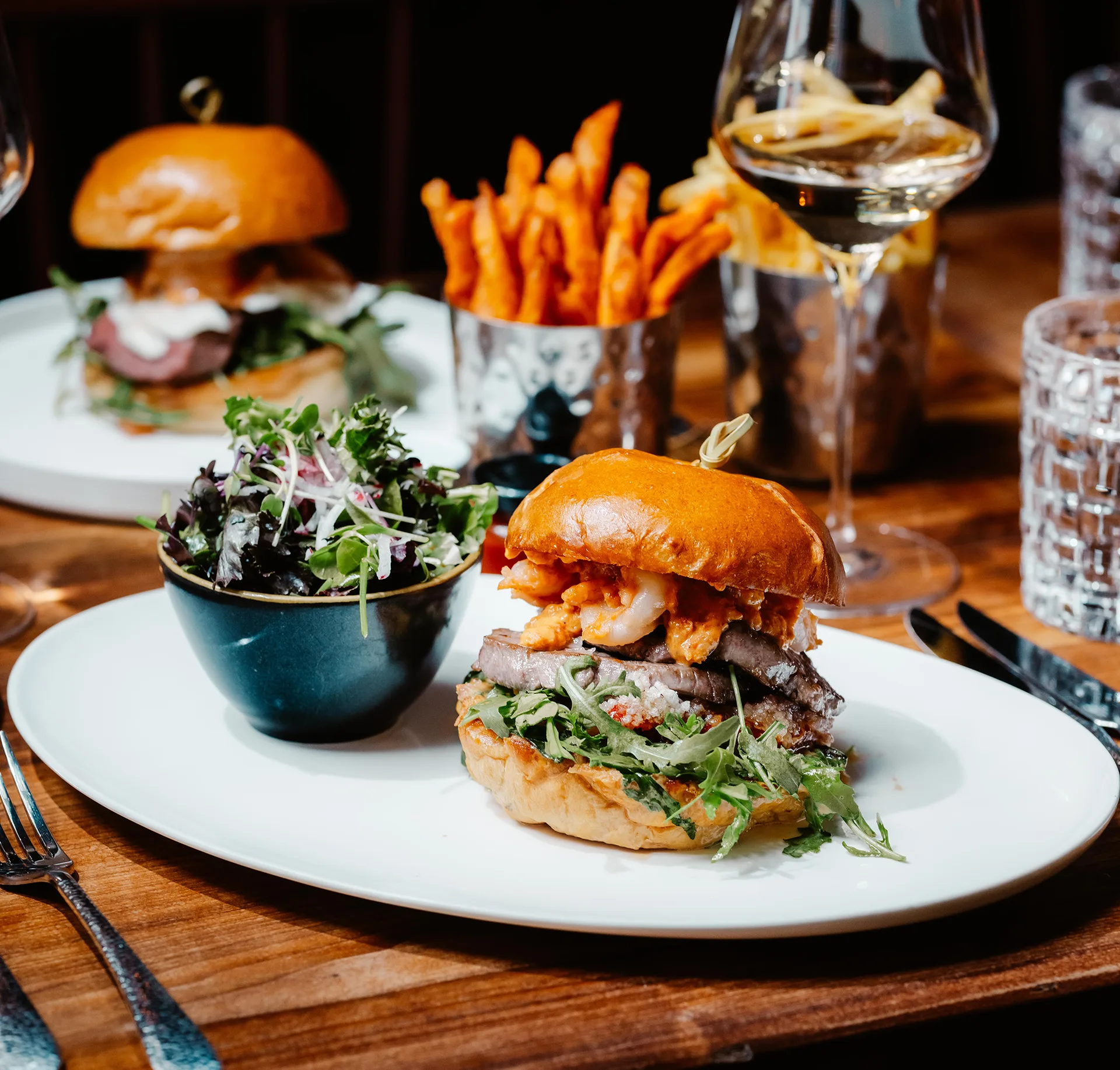 Burger &amp; Lobster Bank — photo 39