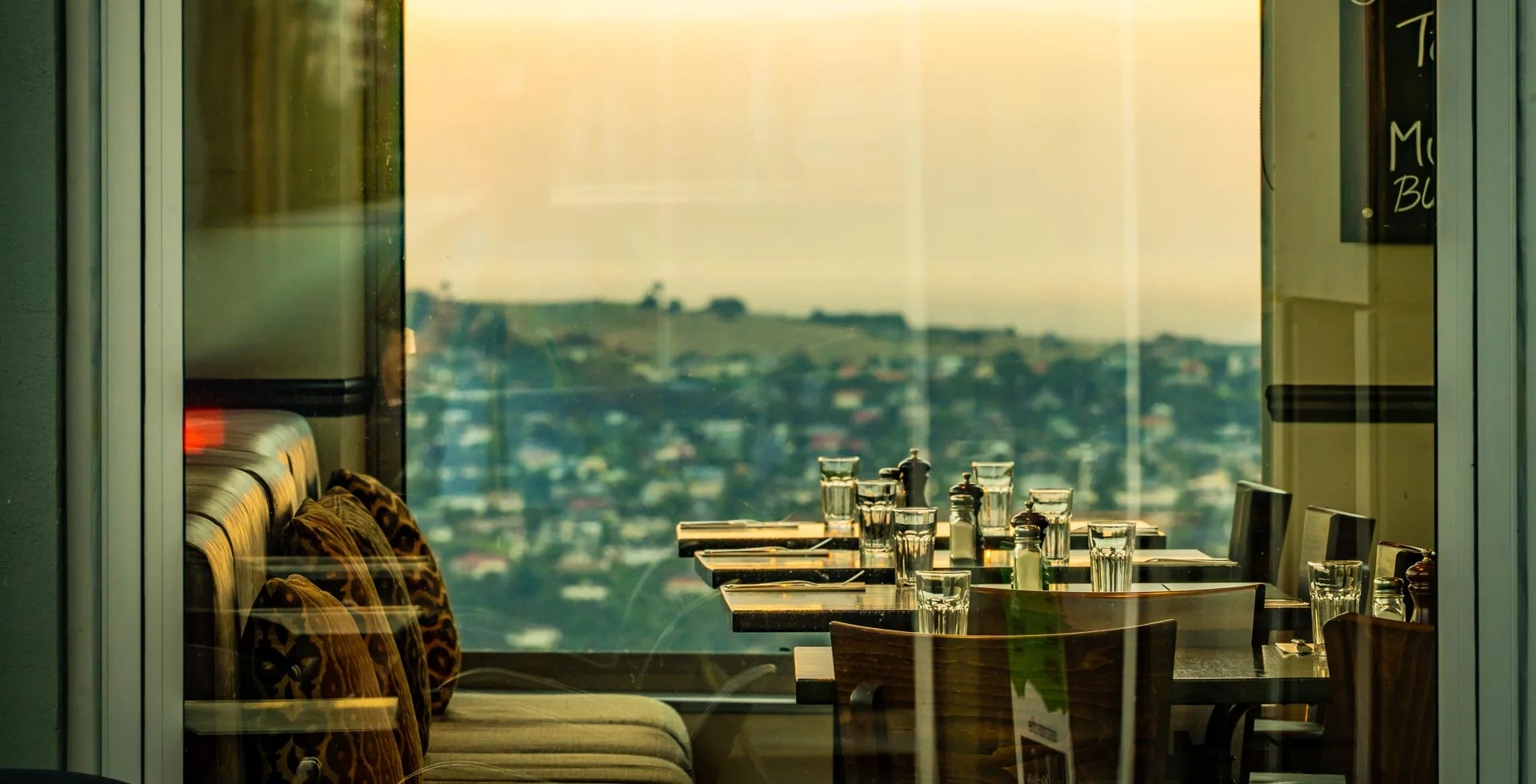 Luna Bar & Restaurant — photo 23