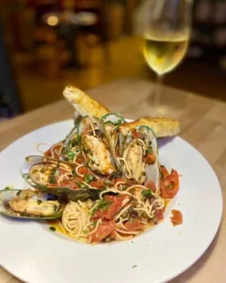 River Twist Food and Wine — photo 7