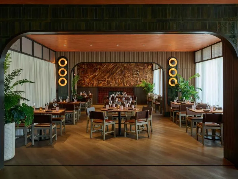 TORO Kitchen & Lounge — atmosphere