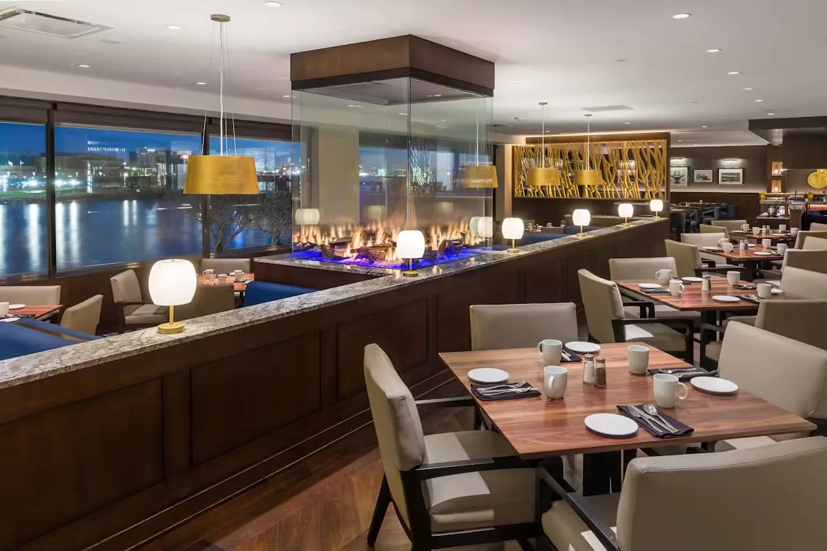 Kahill's Chophouse — atmosphere