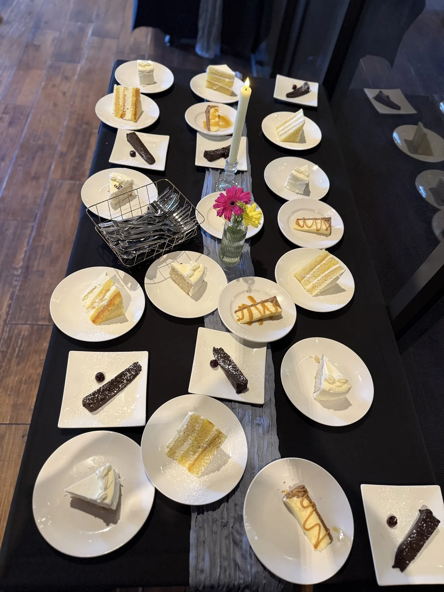 R Wine Bar & Kitchen — photo 33