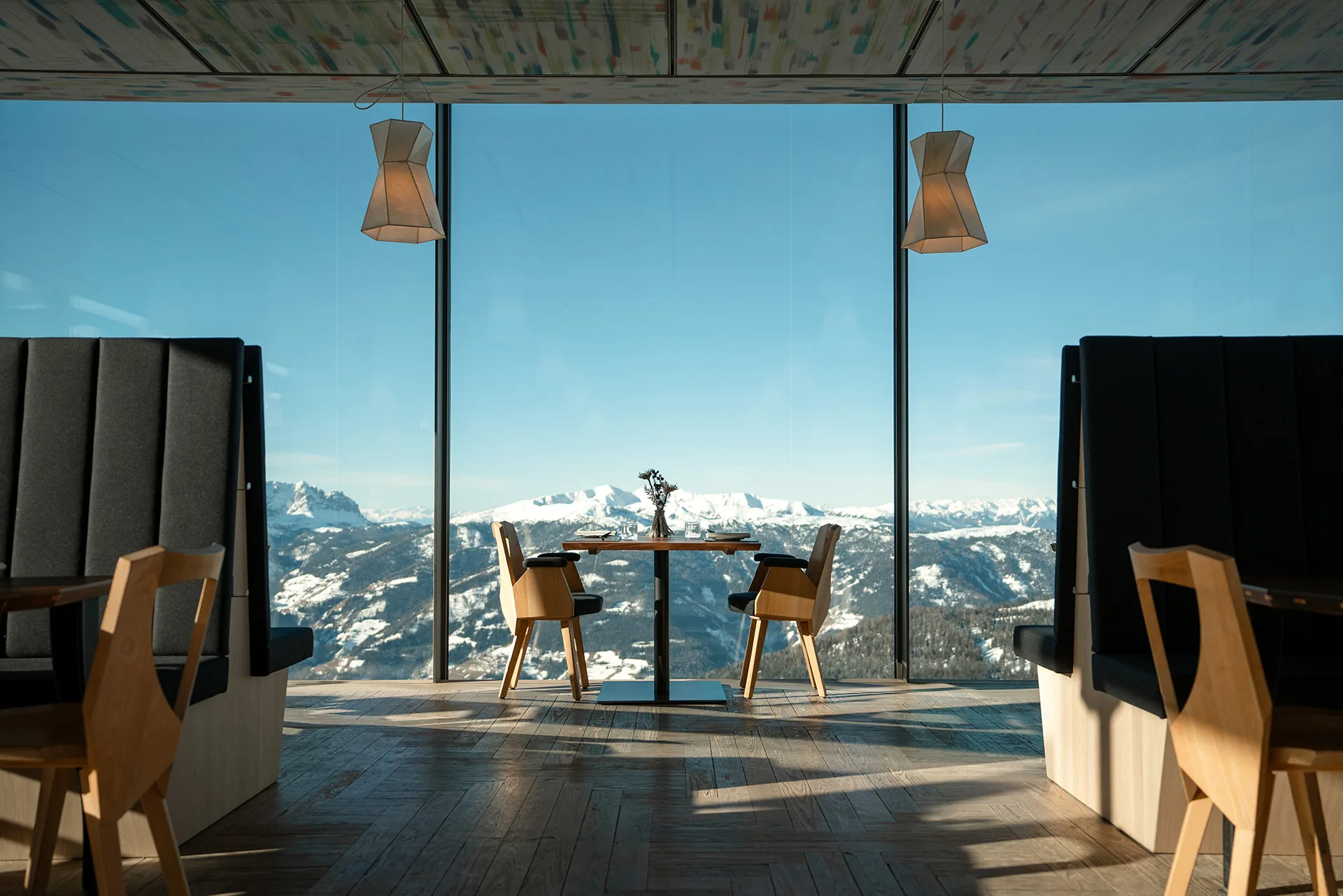 Alpinn Food Space & Restaurant — atmosphere