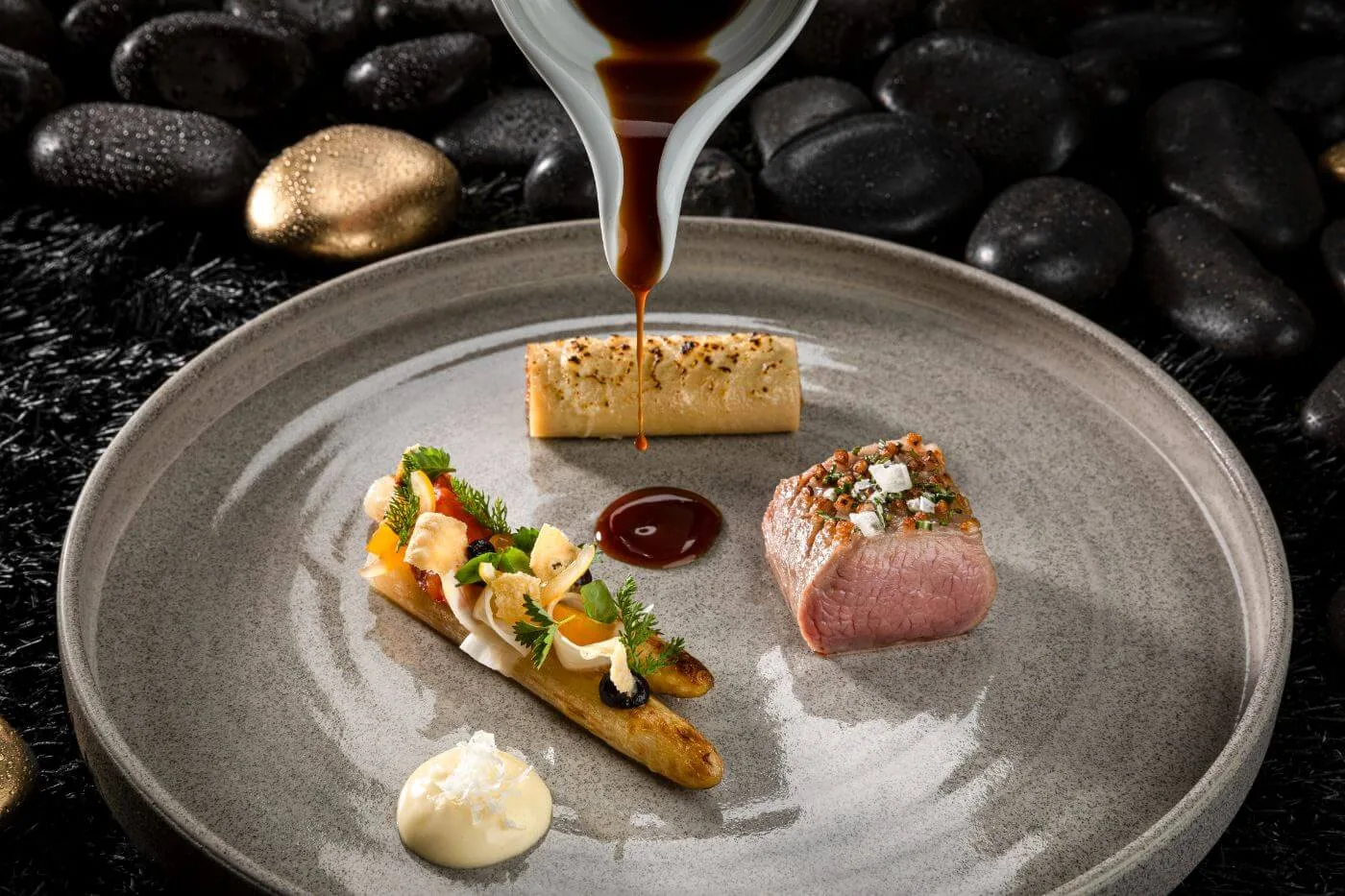 Ösch Noir — food
