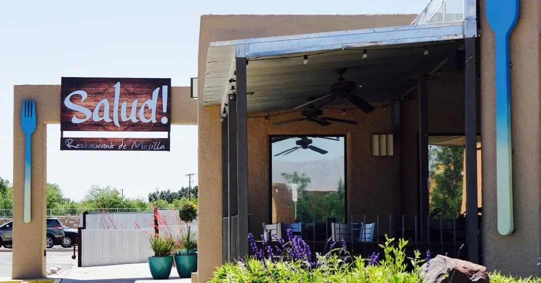 Salud de Mesilla — atmosphere