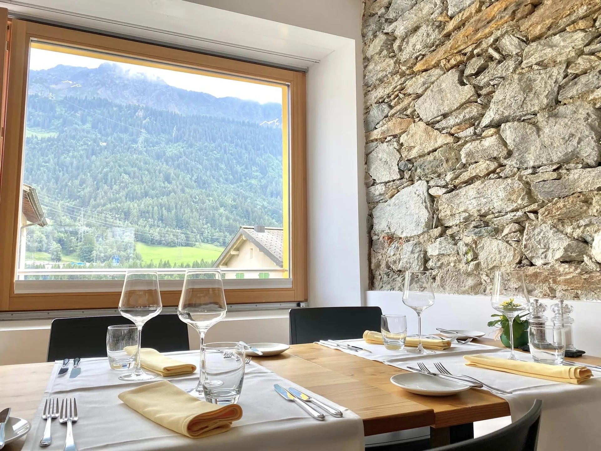 Osteria Tremola San Gottardo — atmosphere
