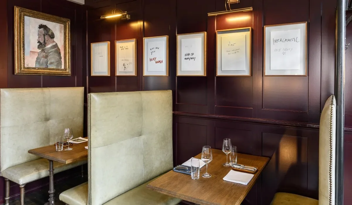Hotel Restaurant Bar Helvetia — atmosphere
