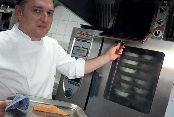 Café Rapp — kitchen