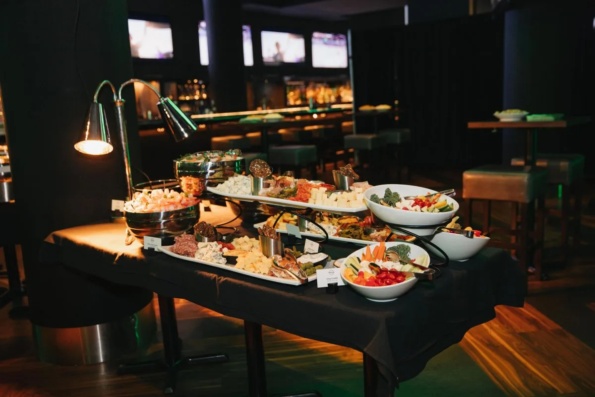 The SportsBar LIVE! at Rogers Arena — photo 4