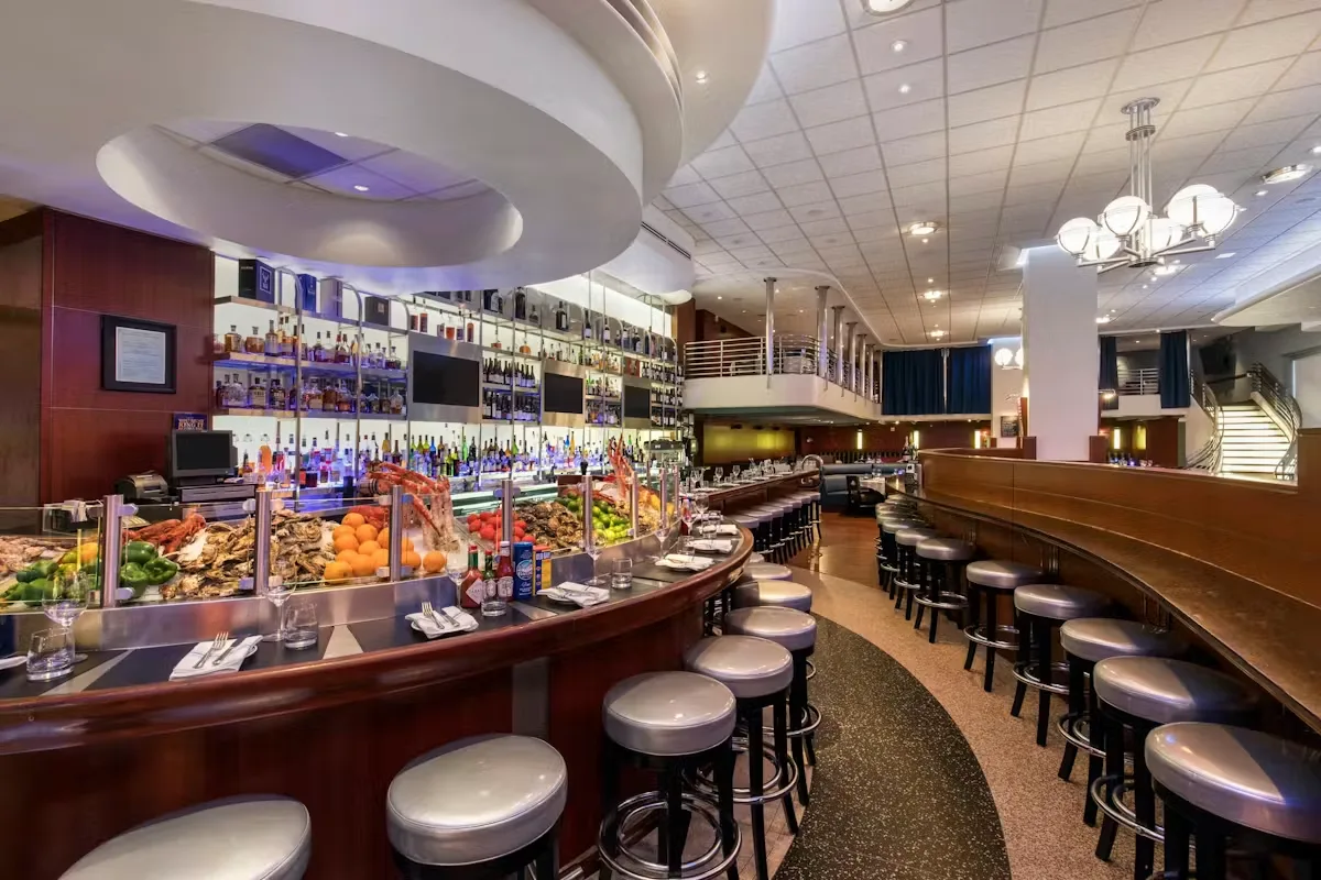 The Oceanaire Seafood Room — photo 11