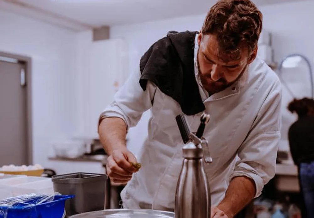Le Bouchon des Agaises — kitchen