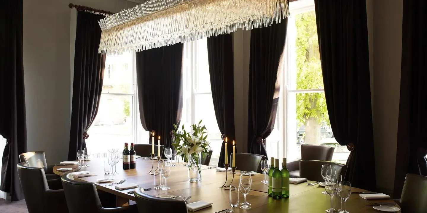 Chez Mal Brasserie & Bar — atmosphere