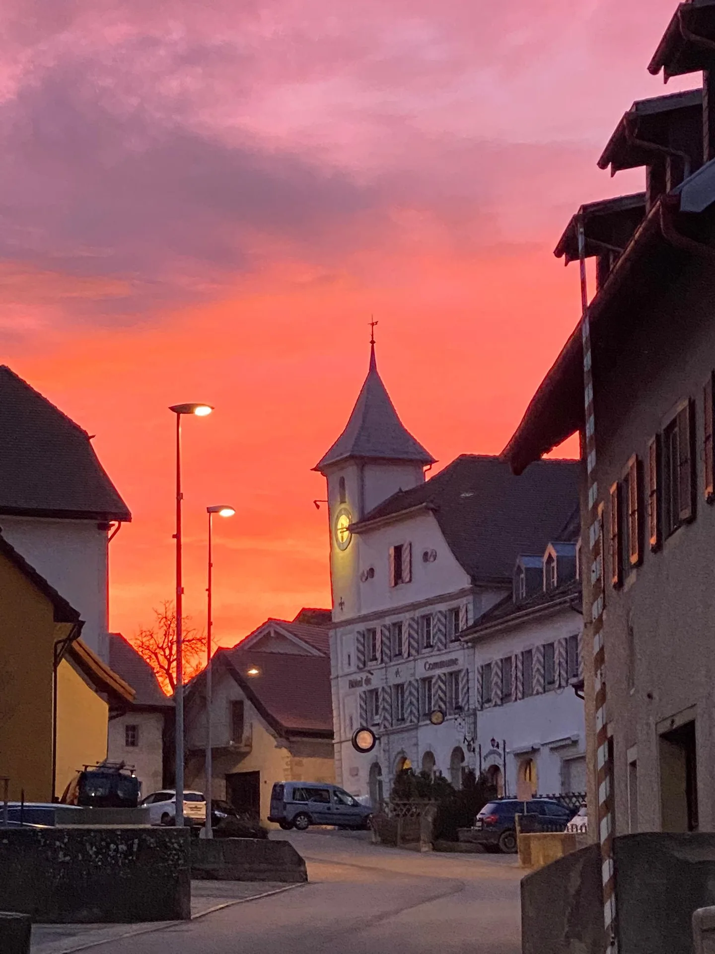 Hôtel de Commune — atmosphere