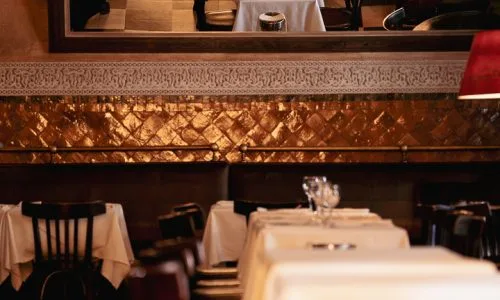 Le grand café de la poste — atmosphere