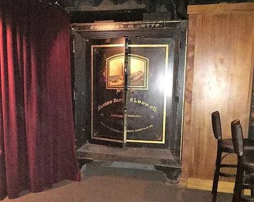 Byrd & Baldwin Bros. Steakhouse — atmosphere