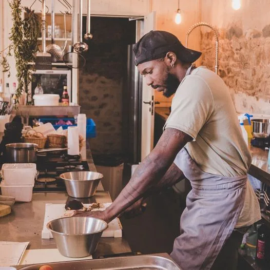 Les Ateliers des Grands Cèdres — kitchen