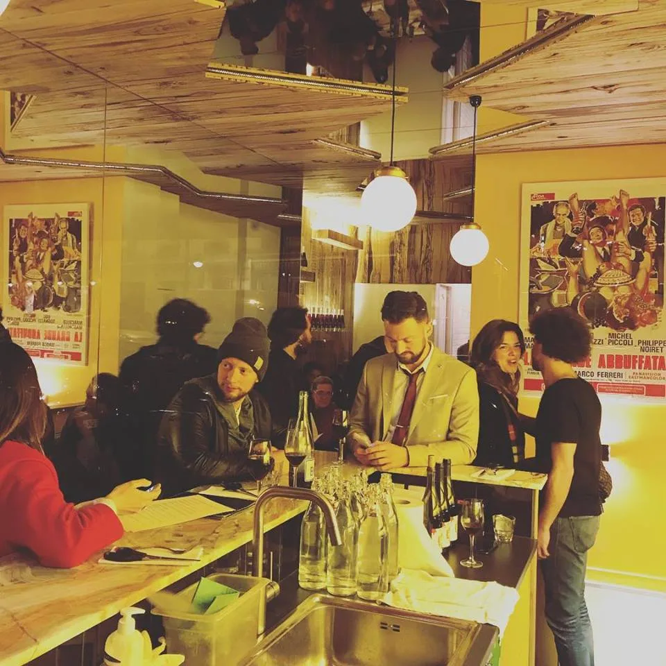 Bonvivant Pizza — atmosphere