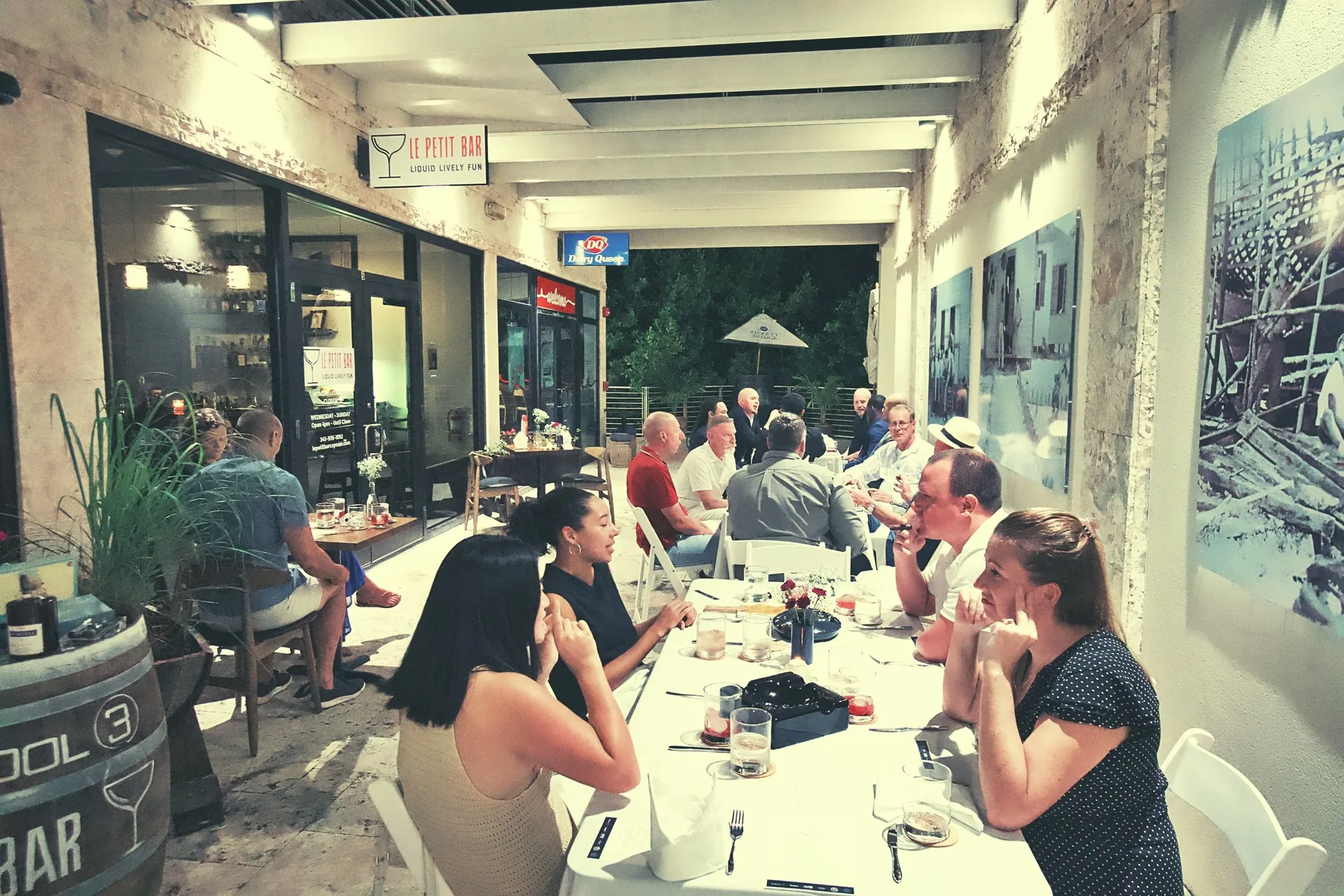 Le Petit Bar — photo 50