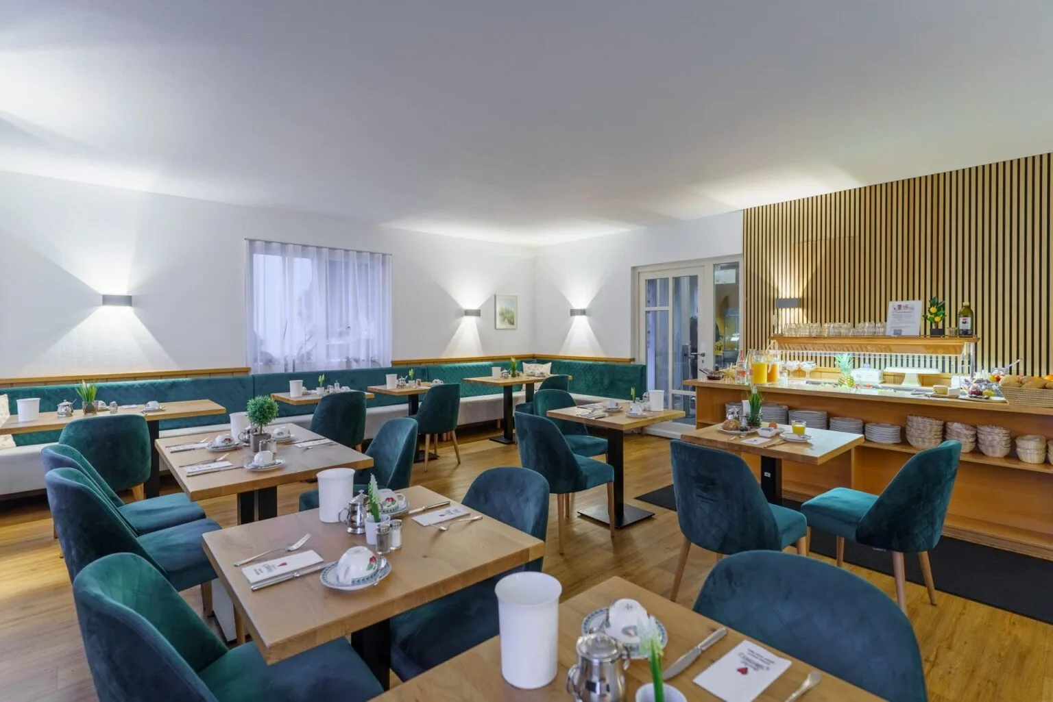 Restaurant Pfeffermühle, Wirtshaus 1974 — atmosphere