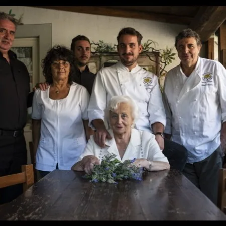 La Brinca — kitchen